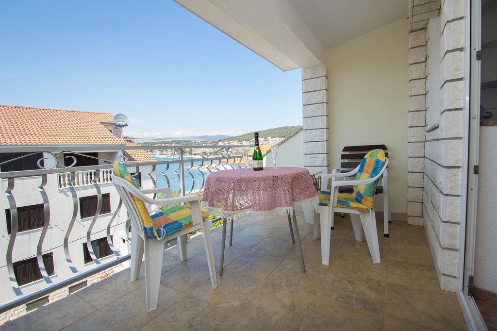 Apartments Mare Trogir Eksteriør billede